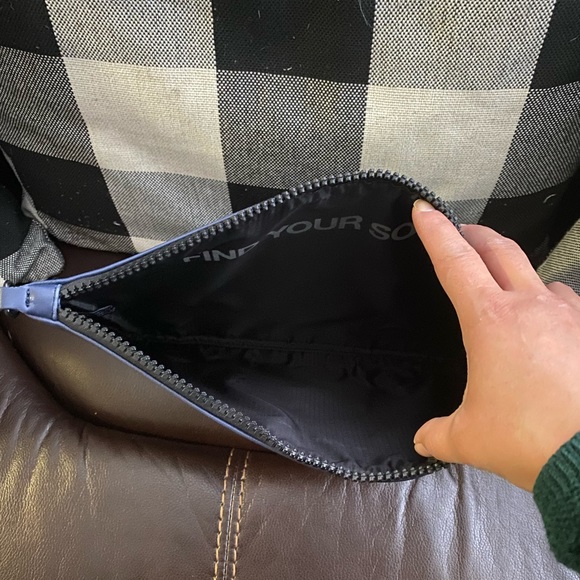 Soulcycle BUNDLE navy clutch pouch soul cycle tote. - Picture 9 of 11